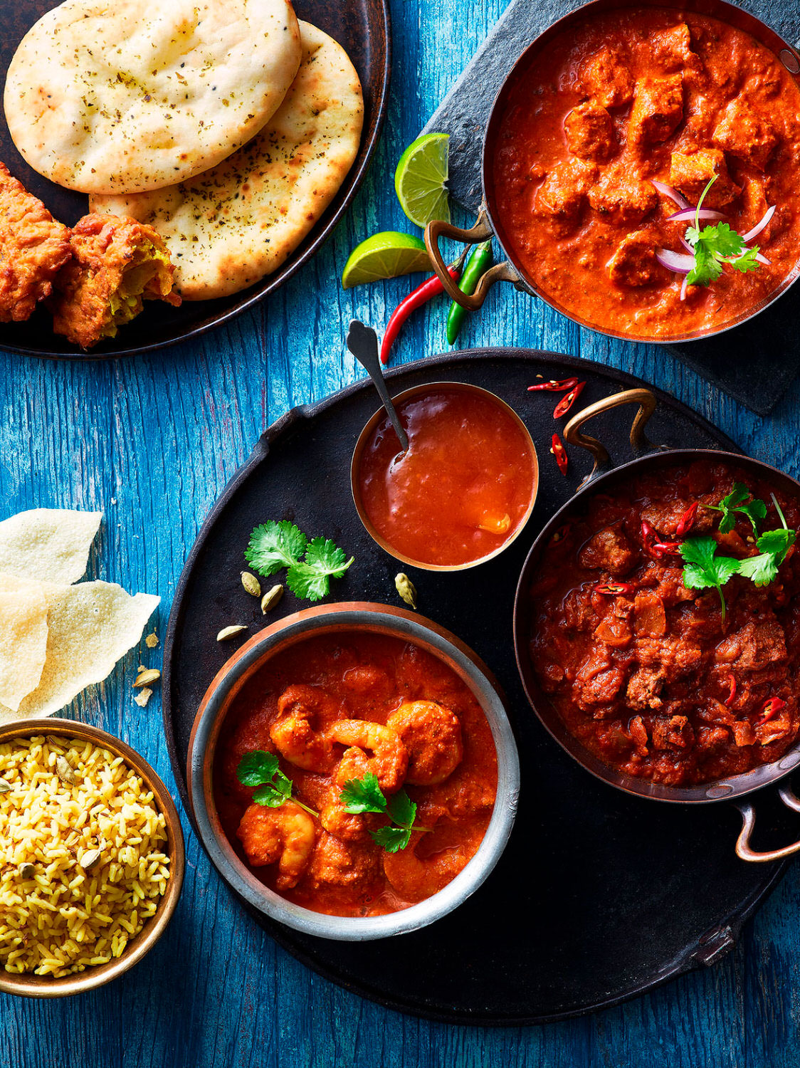 Lidl Deluxe Curries served with mini naan breads and fresh coriander